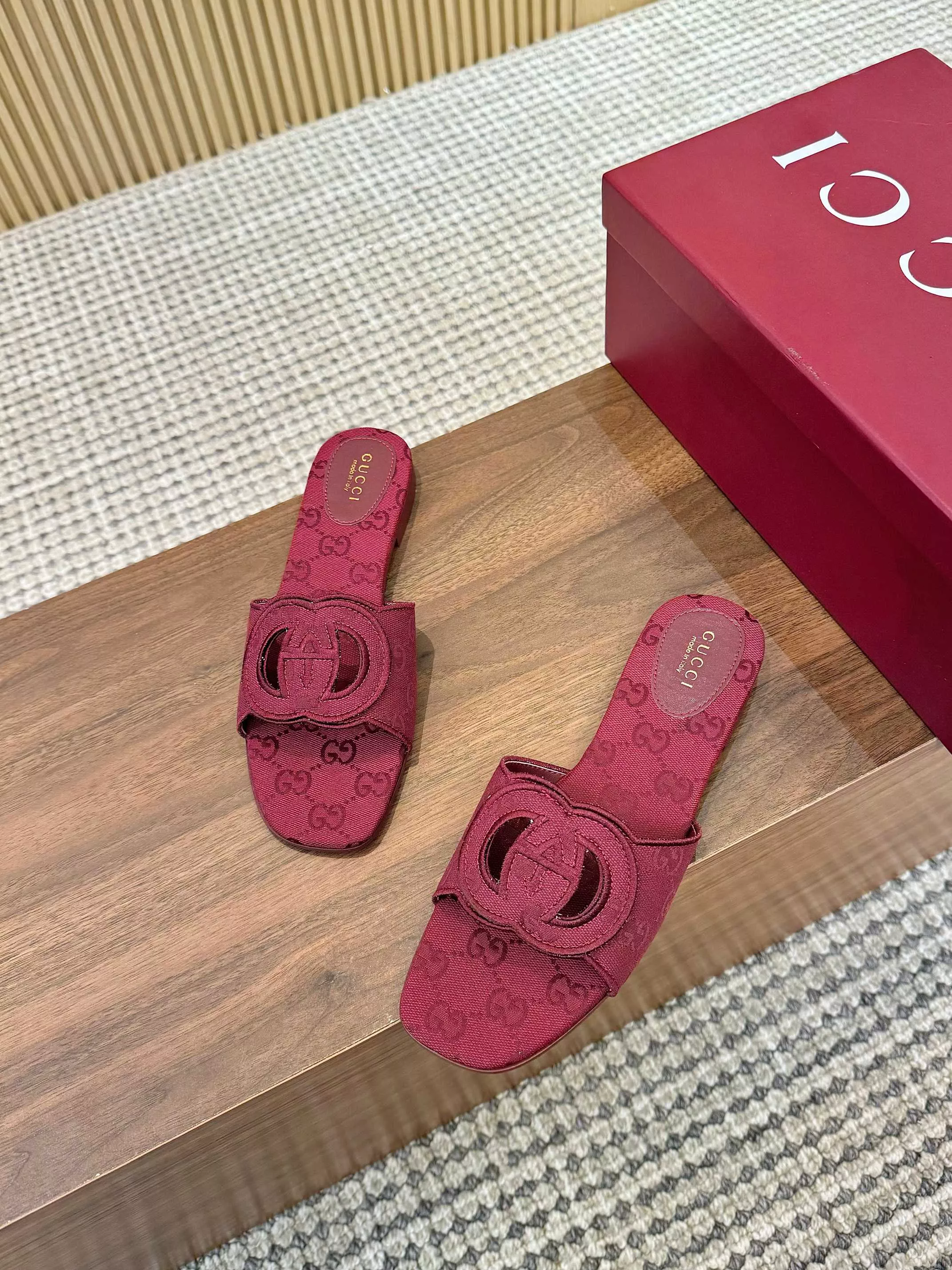 Trendy 8851 Gucci Slippers For Women