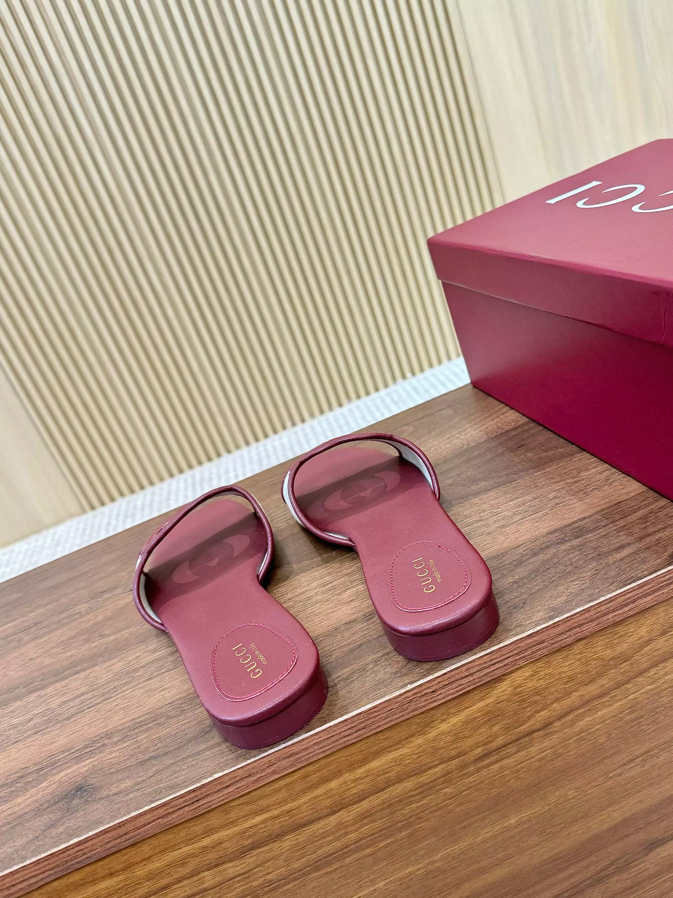 Trendy 8851 Gucci Slippers For Women