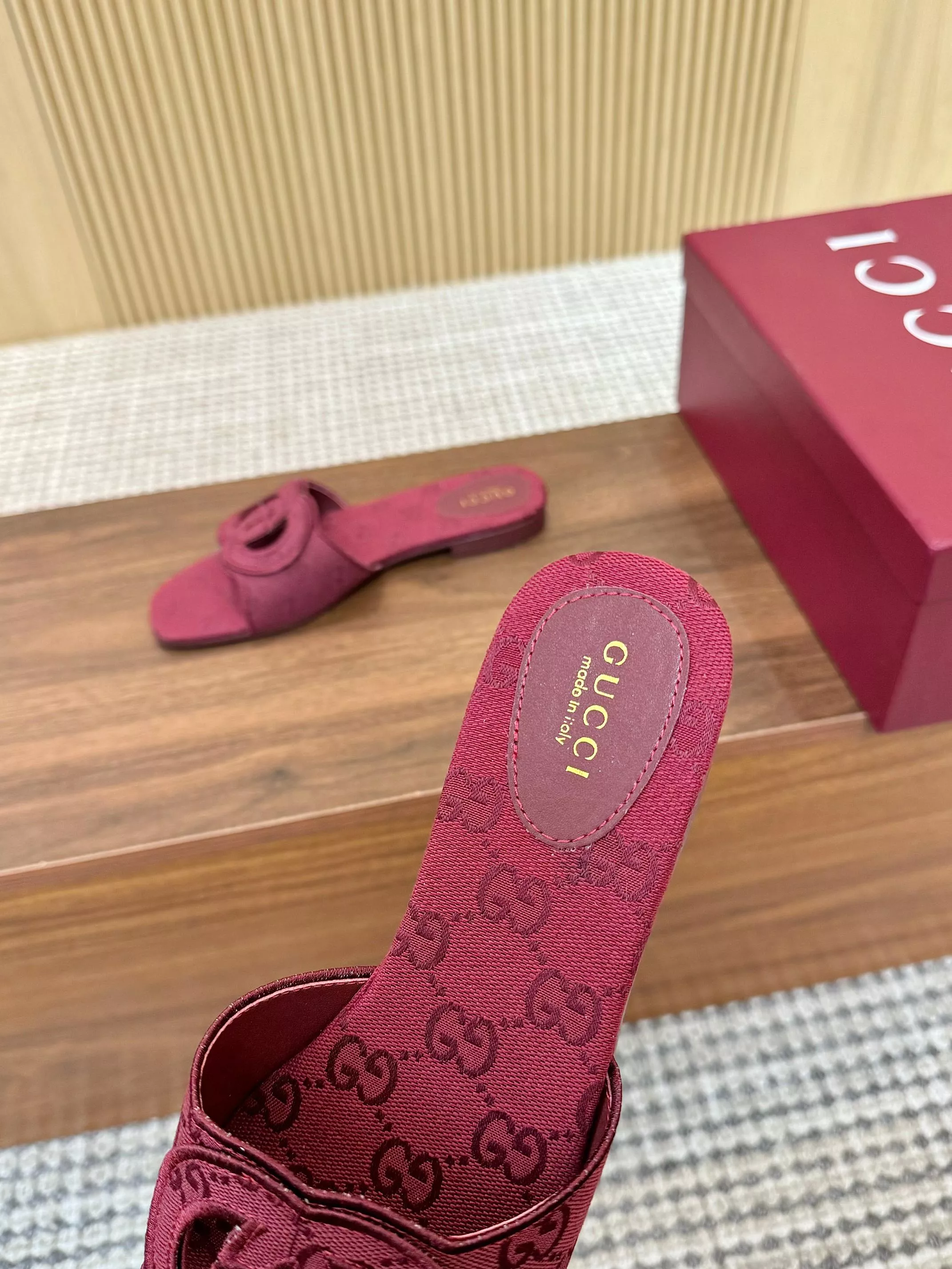 Trendy 8851 Gucci Slippers For Women