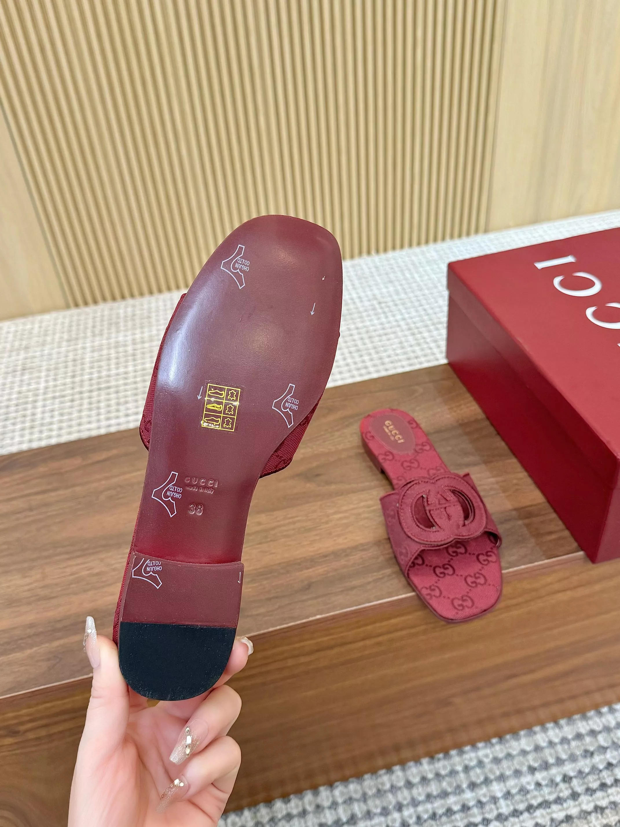 Trendy 8851 Gucci Slippers For Women