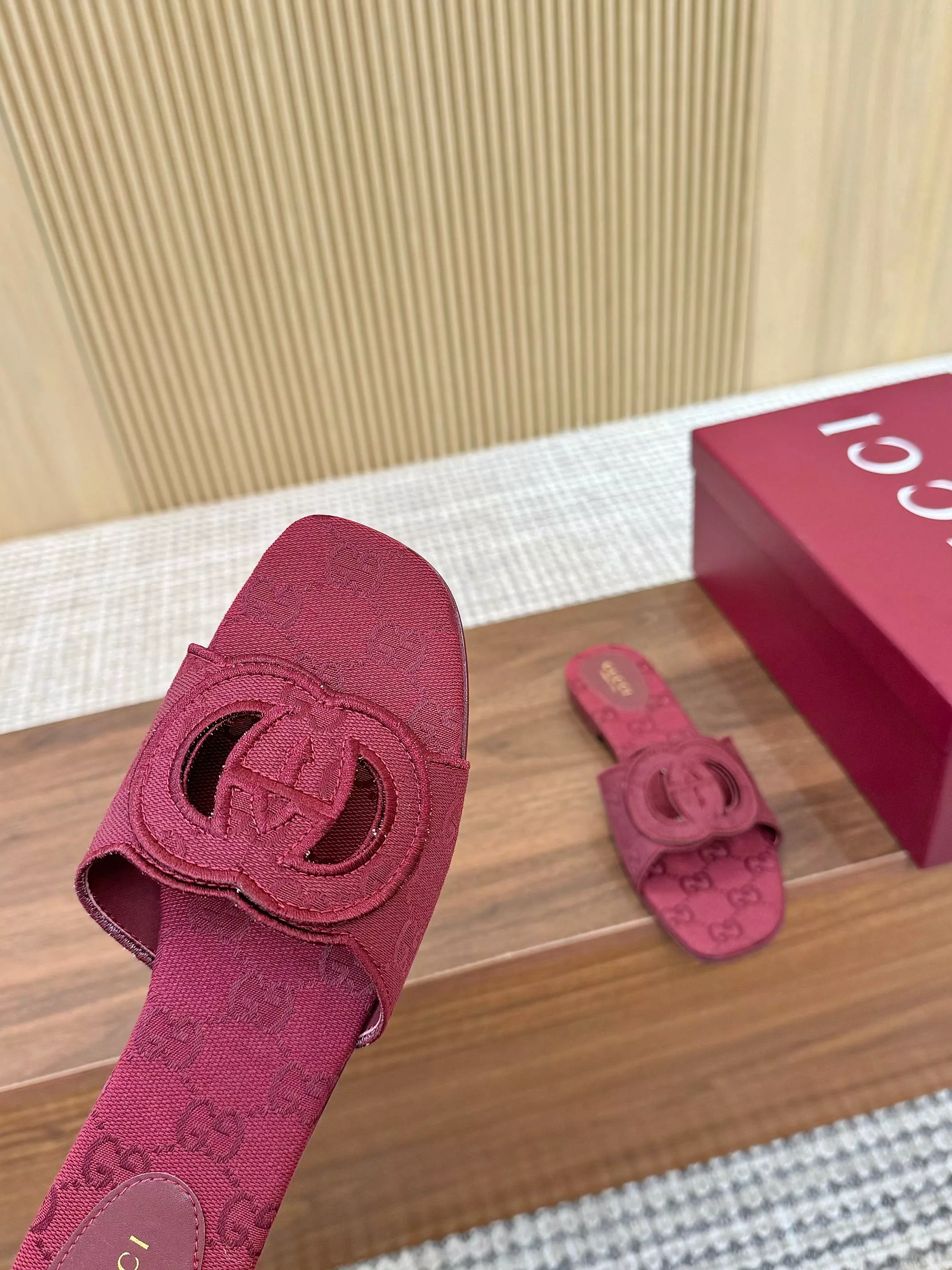 Trendy 8851 Gucci Slippers For Women