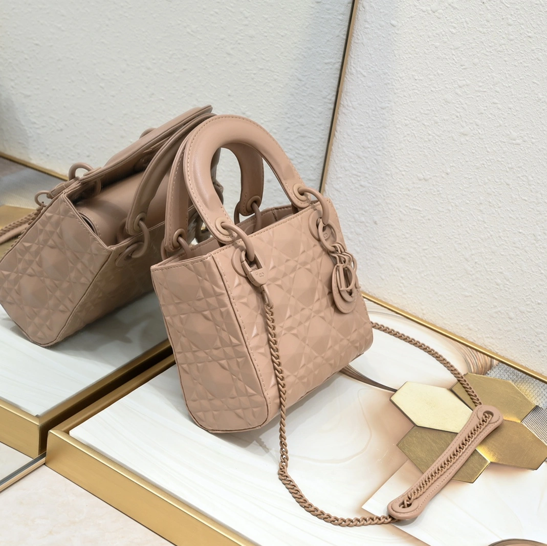 Trendy 8864 Christian Dior AAA Quality Handbags For Women
