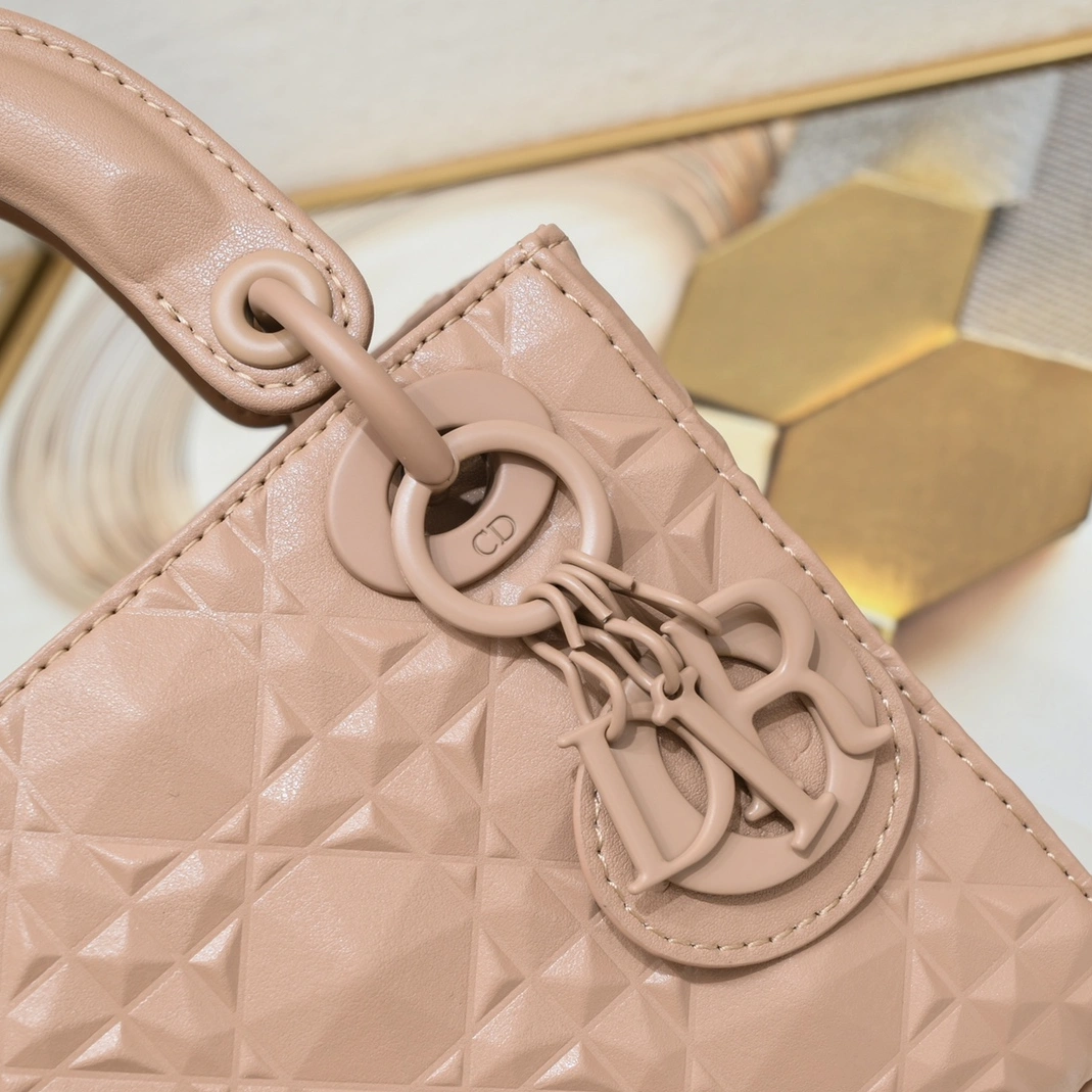 Trendy 8864 Christian Dior AAA Quality Handbags For Women