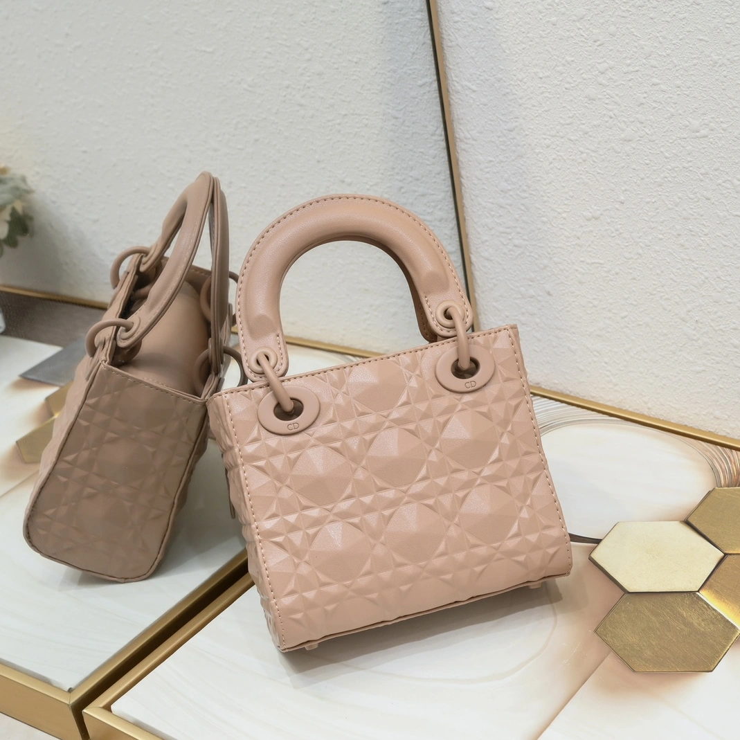 Trendy 8864 Christian Dior AAA Quality Handbags For Women