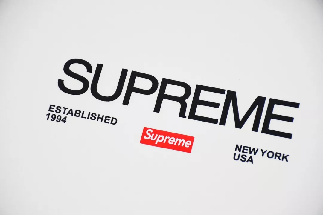 Trendy 8898 Supreme T-Shirts Short Sleeved For Unisex