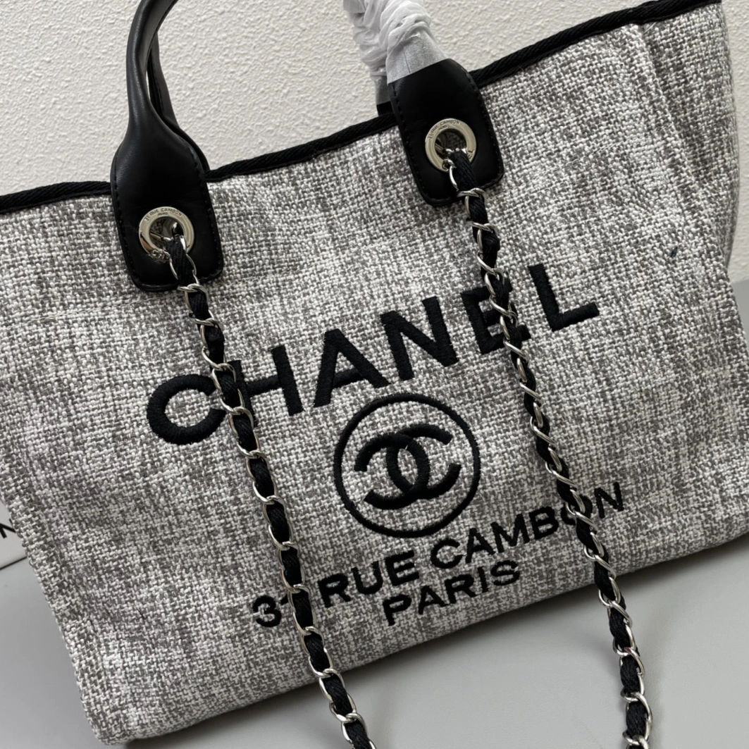 Trendy 8932 Chanel AAA Quality Handbags For Women