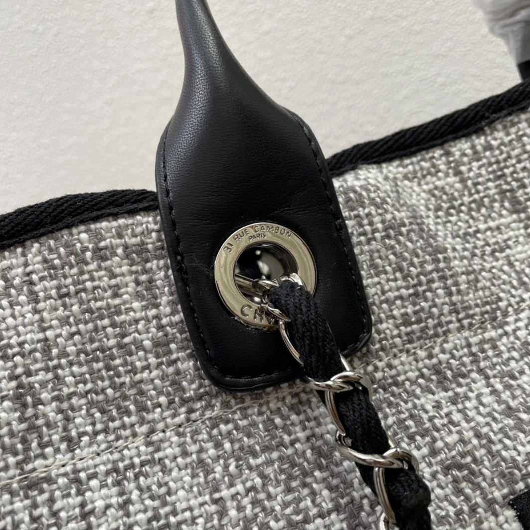Trendy 8932 Chanel AAA Quality Handbags For Women