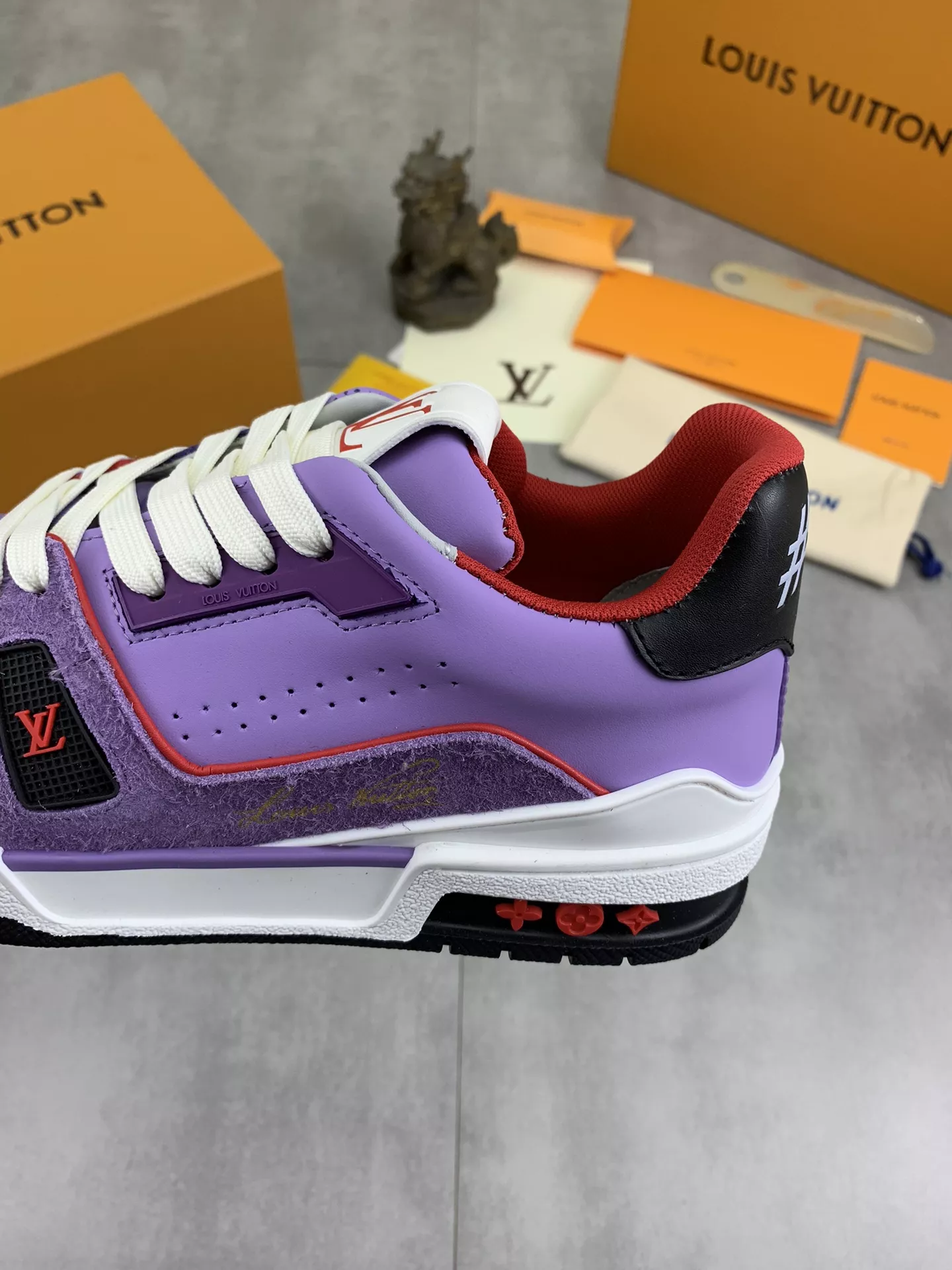 Trendy 9215 Louis Vuitton Casual Shoes For Men