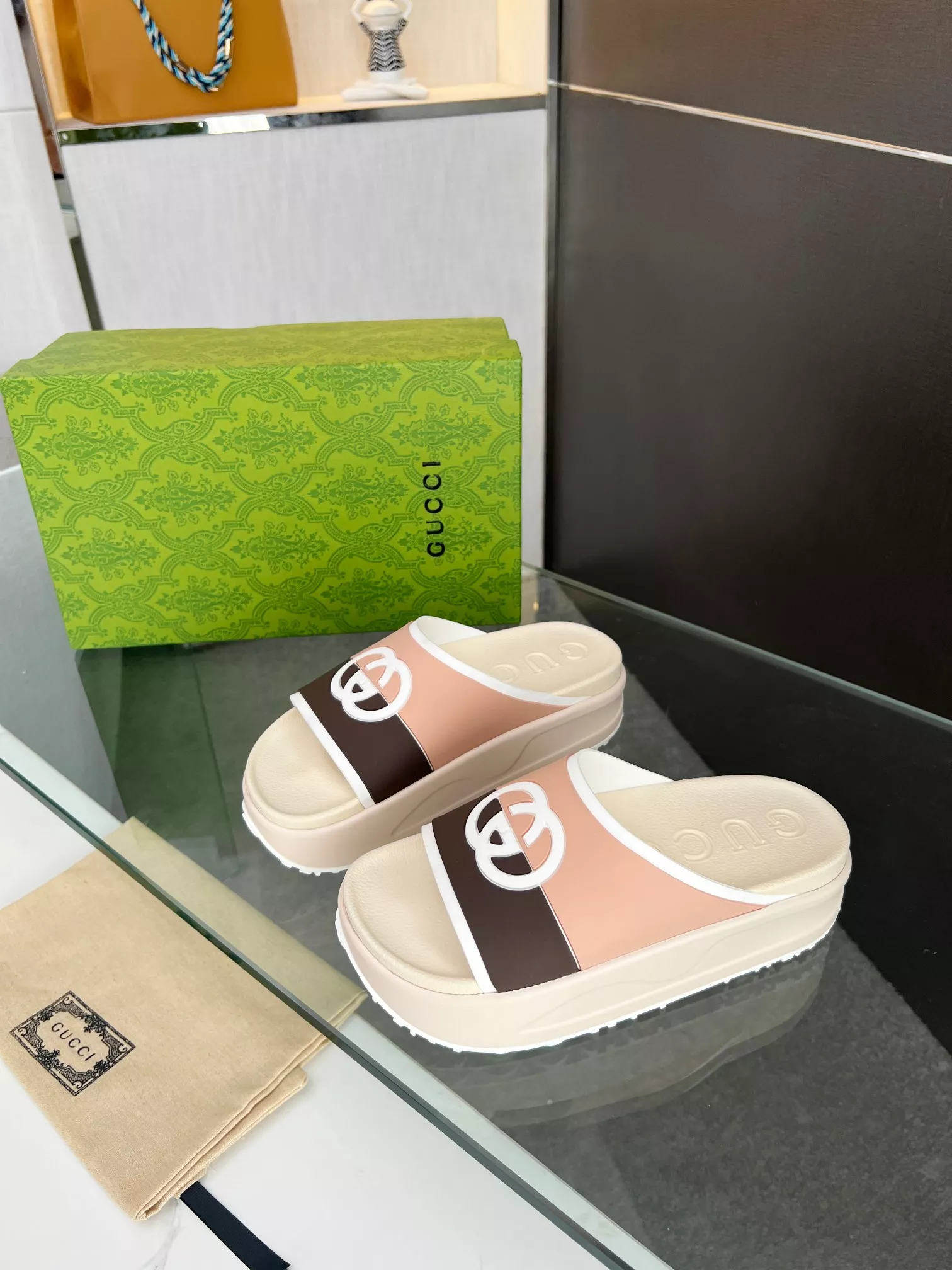 Trendy 9586 Gucci Slippers For Women
