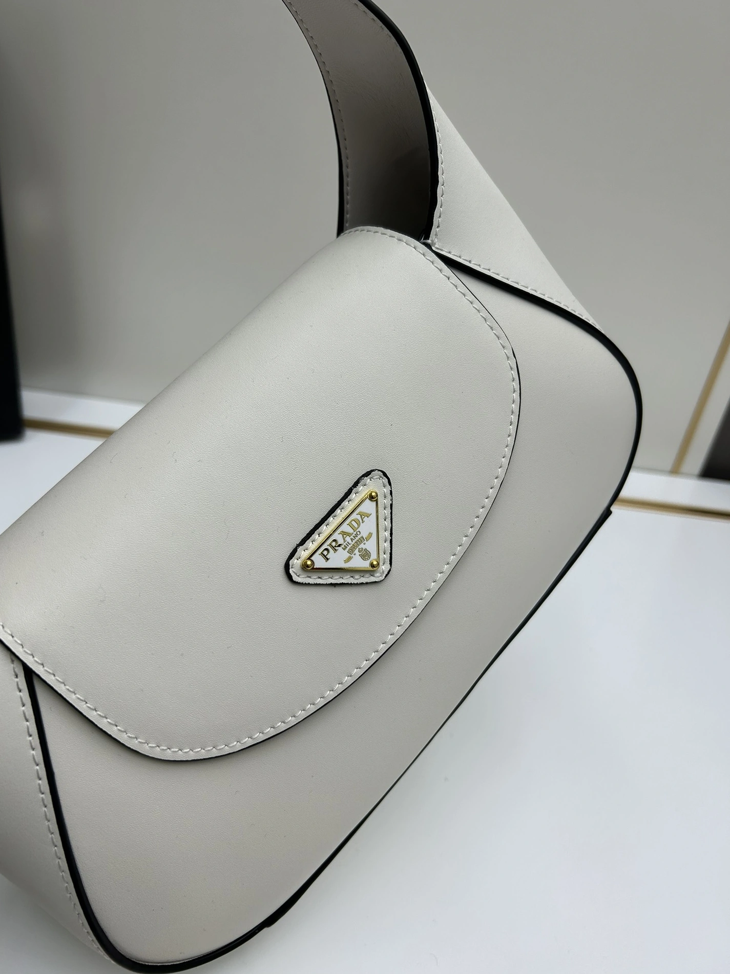 Trendy 9650 Prada AAA Quality Shoulder Bags For Women