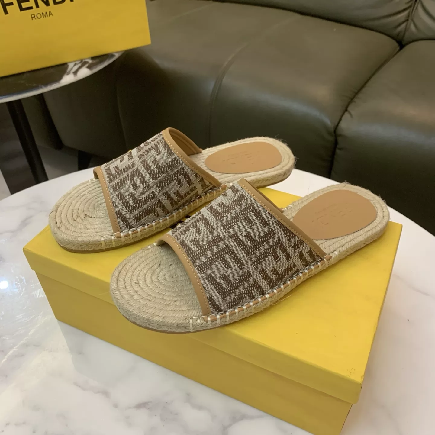 Trendy 9703 Fendi Slippers For Men