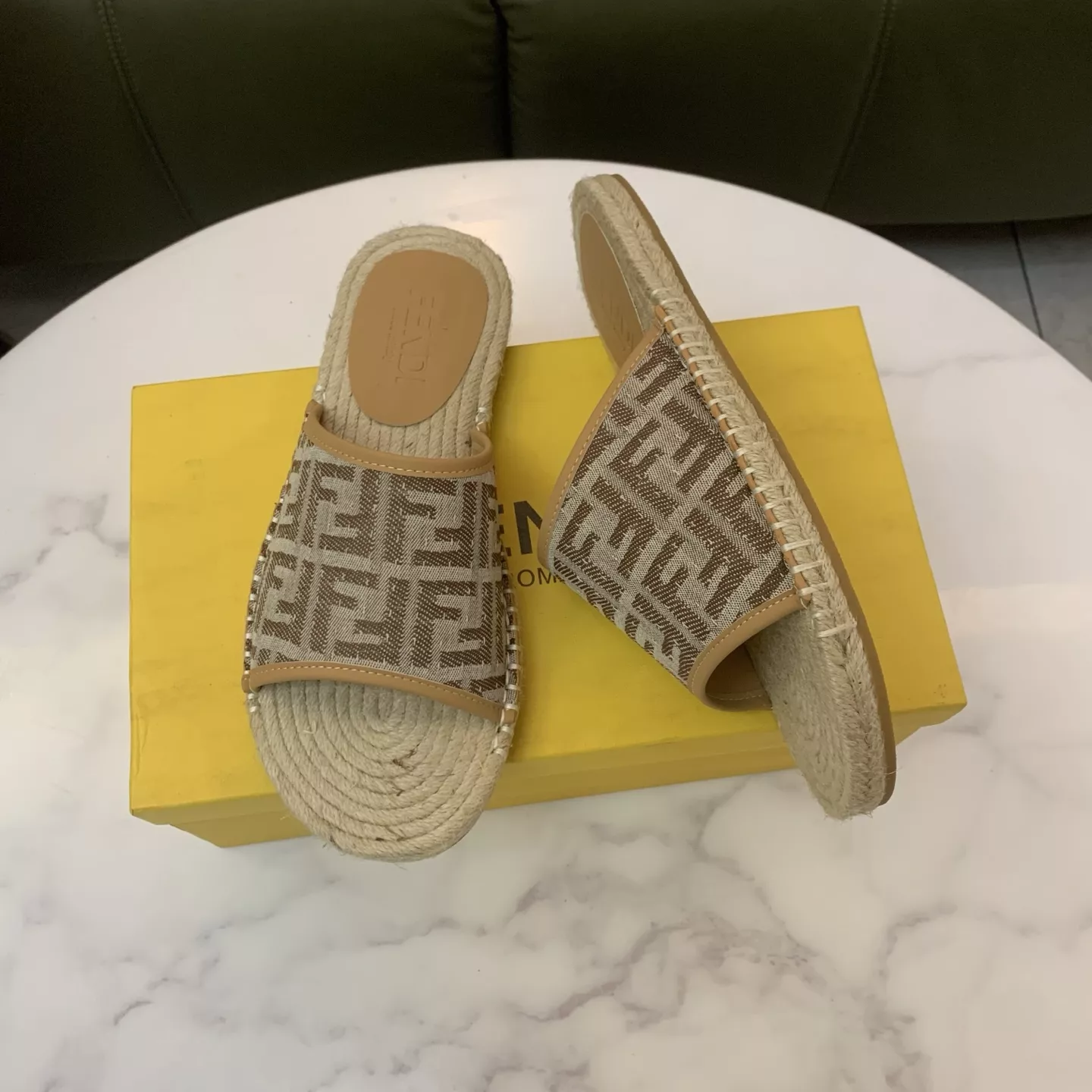 Trendy 9703 Fendi Slippers For Men