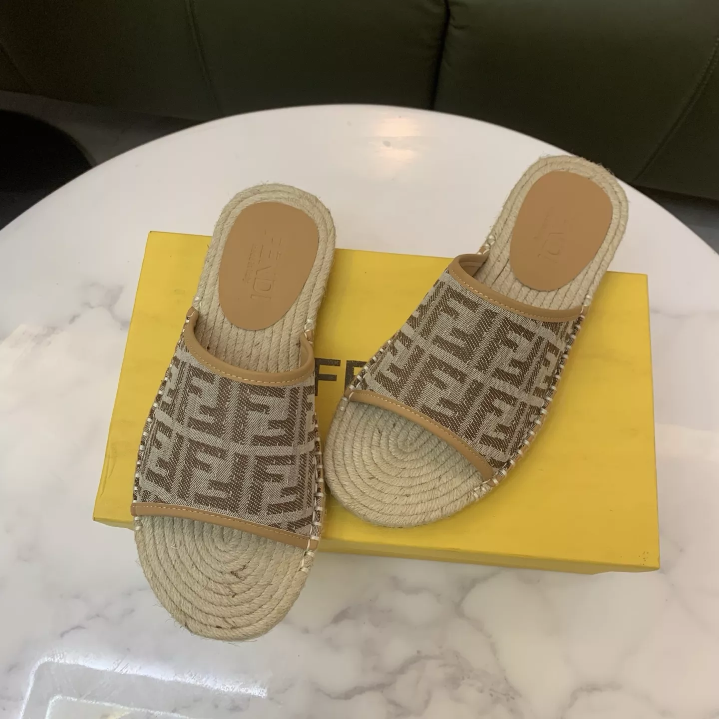 Trendy 9703 Fendi Slippers For Men