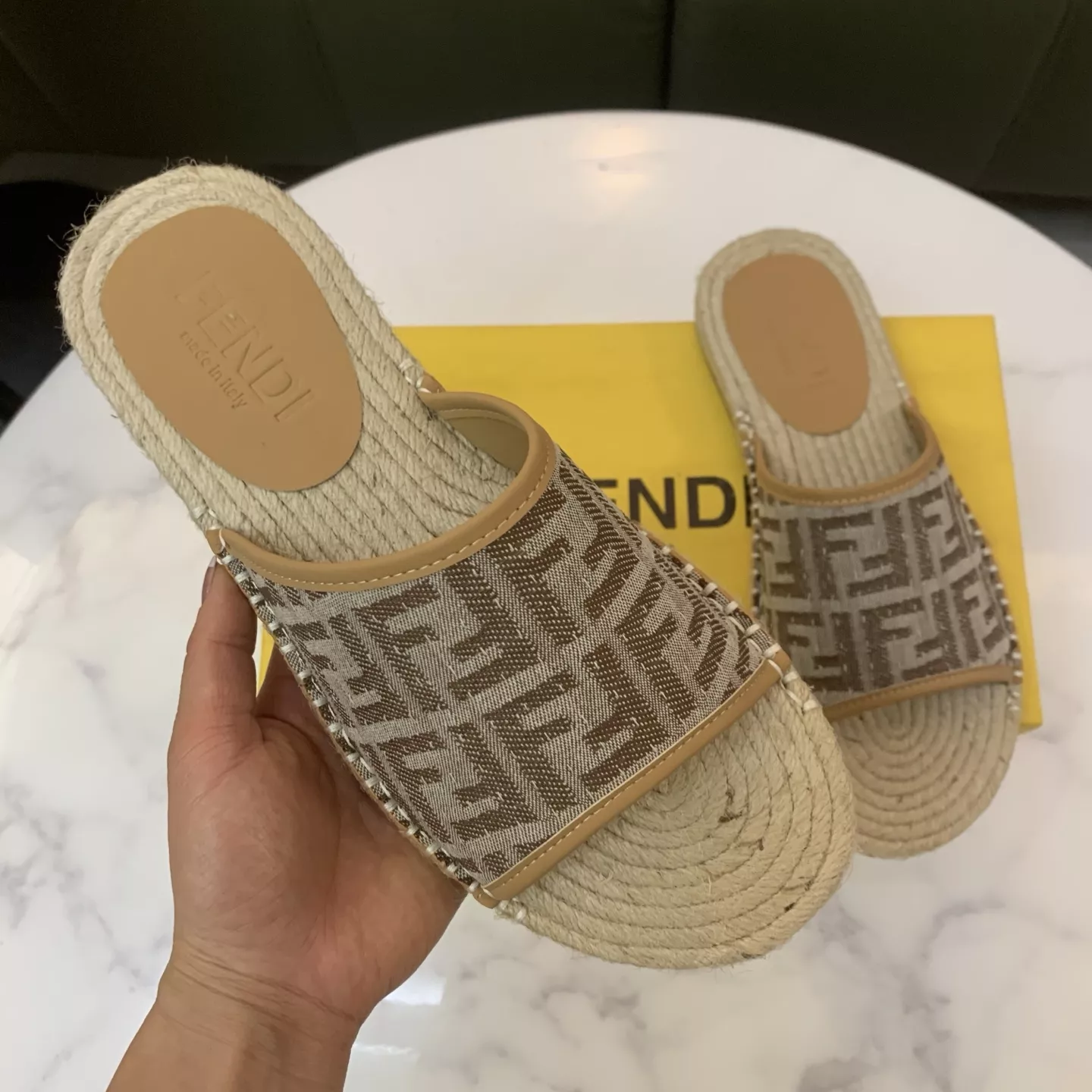 Trendy 9703 Fendi Slippers For Men