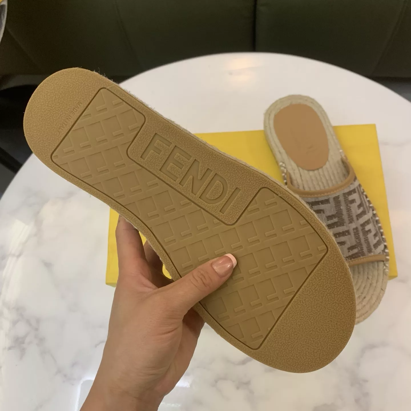 Trendy 9703 Fendi Slippers For Men