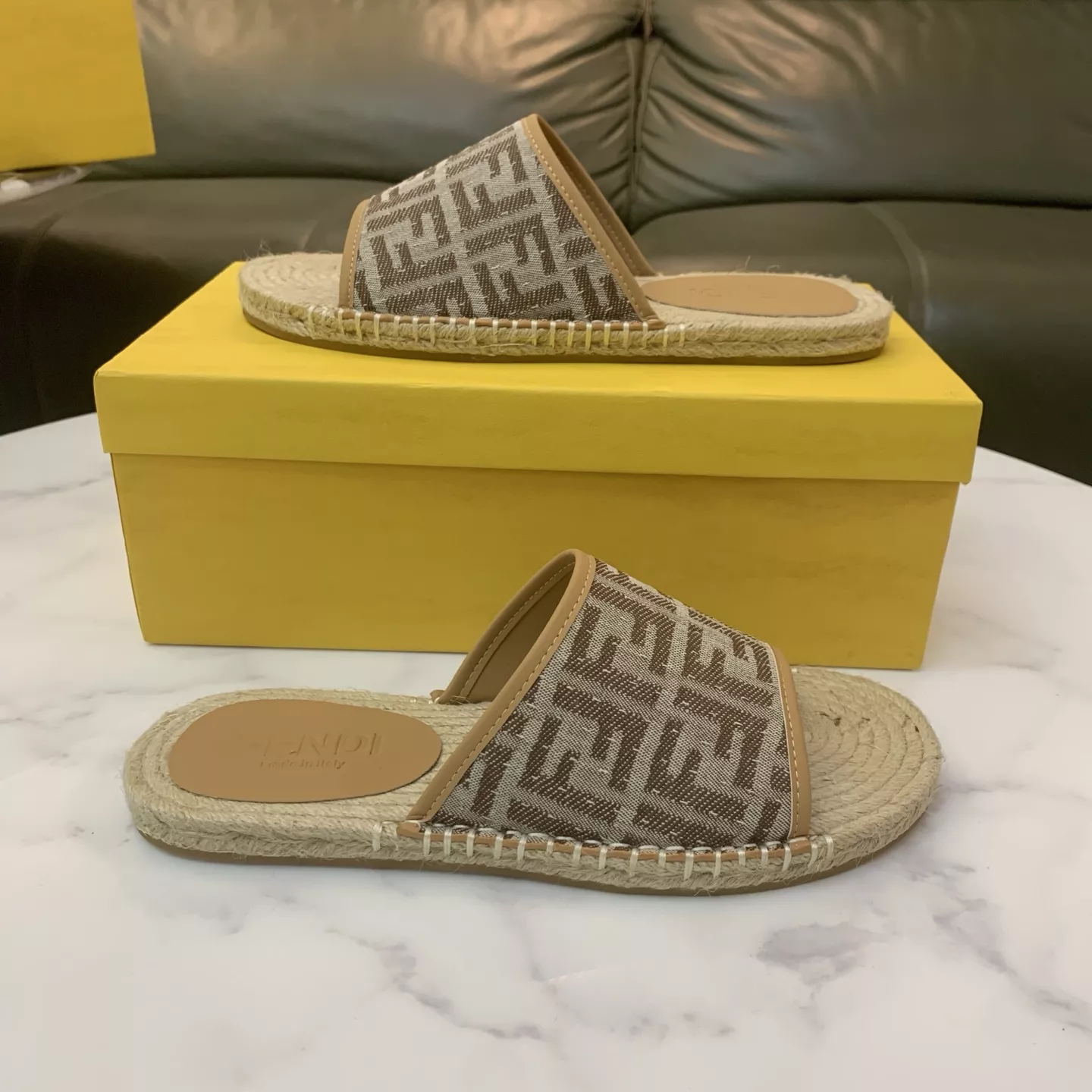 Trendy 9703 Fendi Slippers For Men