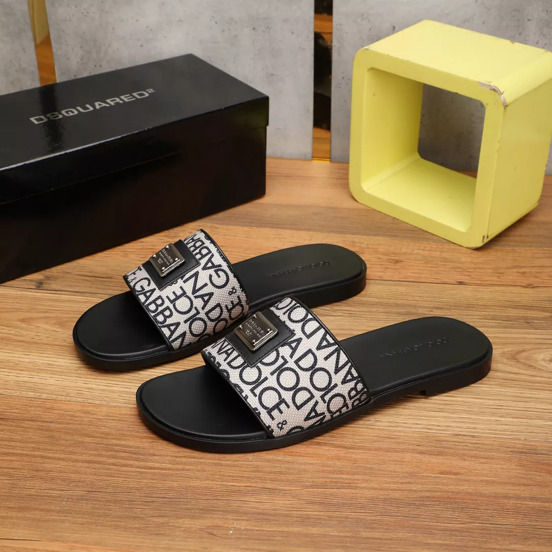 Trendy 986 Dolce & Gabbana D&G Slippers For Men