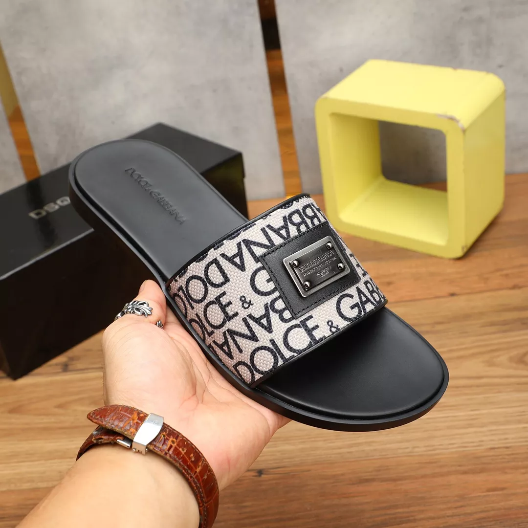 Trendy 986 Dolce & Gabbana D&G Slippers For Men