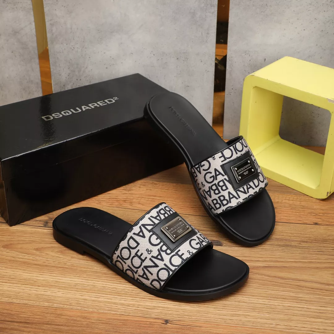Trendy 986 Dolce & Gabbana D&G Slippers For Men