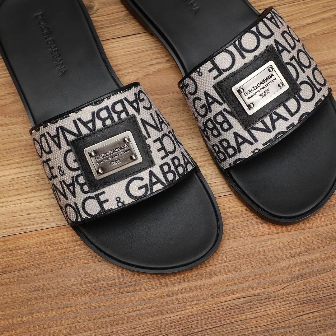 Trendy 986 Dolce & Gabbana D&G Slippers For Men