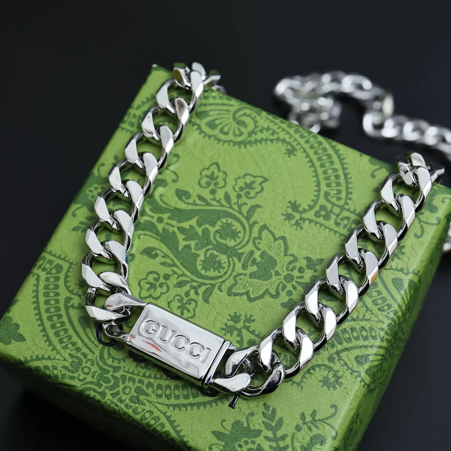 Trendy 9938 Gucci Necklaces