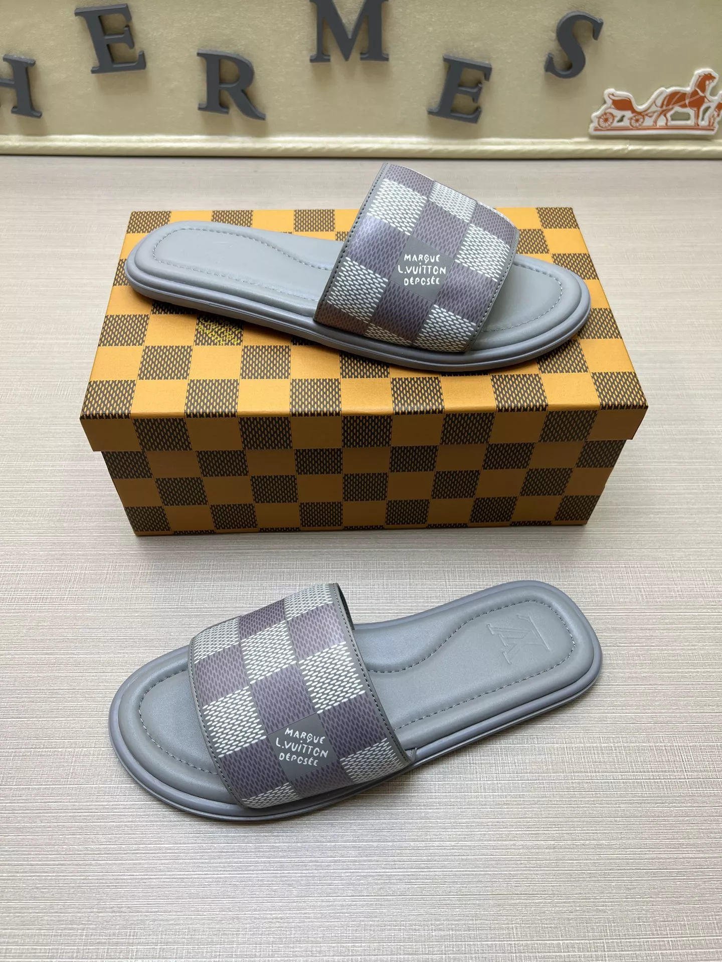 Trendy 9964 Louis Vuitton Slippers For Men