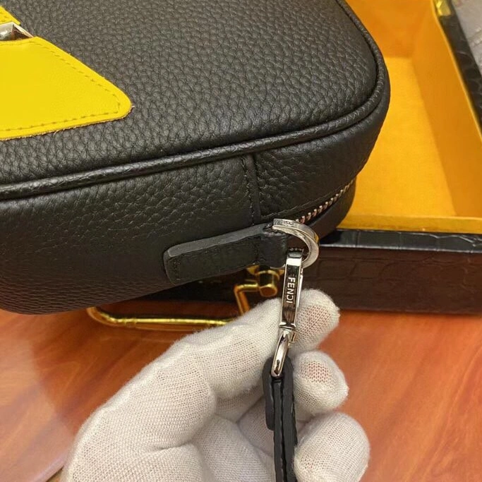Trendy 998 Fendi AAA Man Messenger Bags