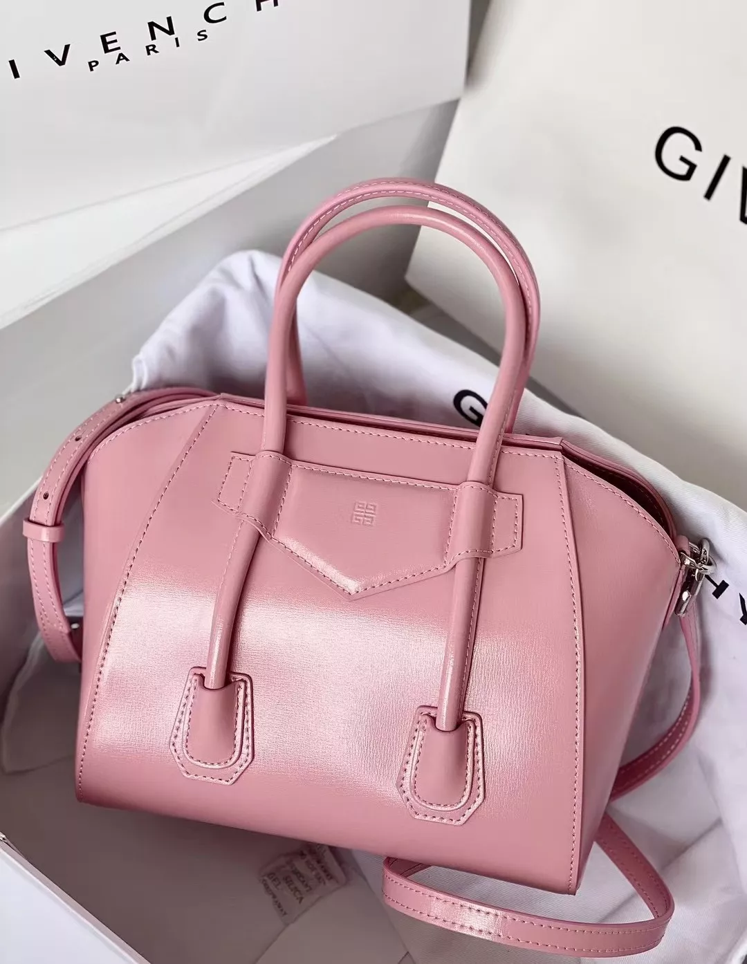 Unique 1001 Givenchy AAA Quality Handbags For Women