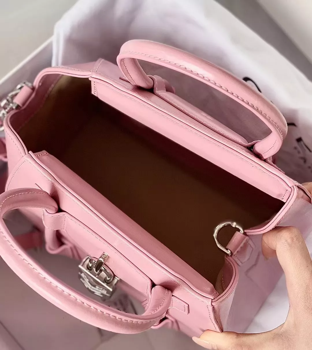 Unique 1001 Givenchy AAA Quality Handbags For Women