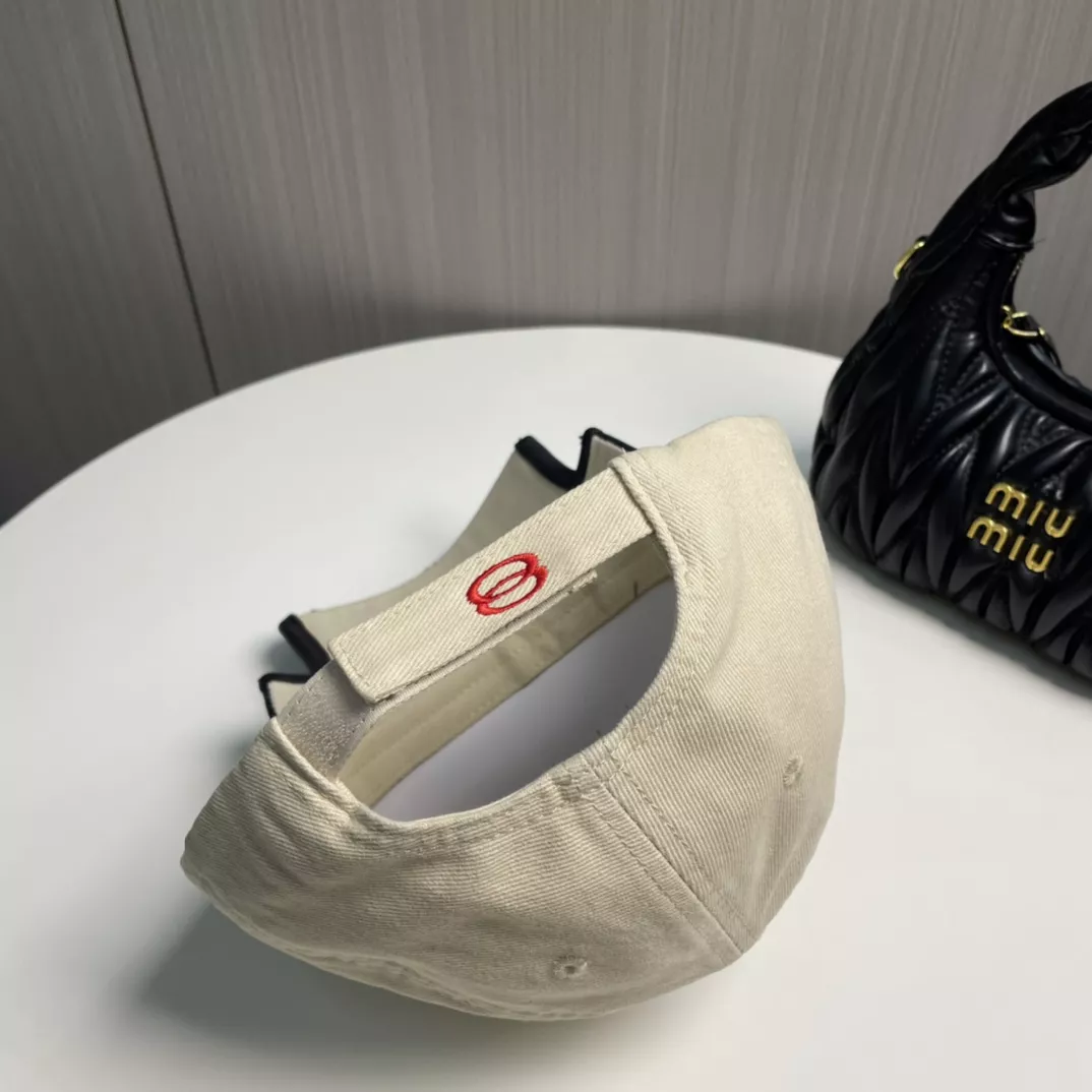 Unique 1031 Balenciaga Caps