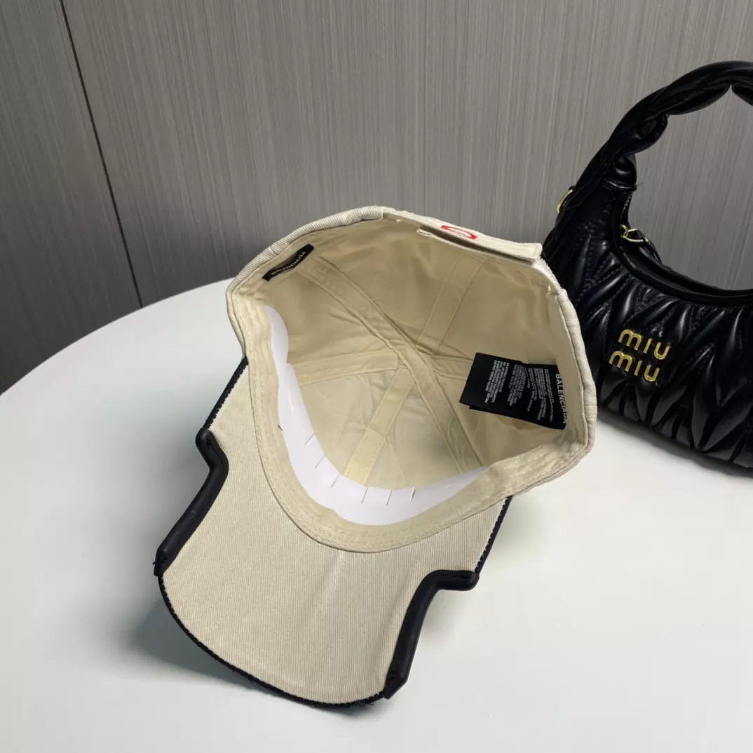 Unique 1031 Balenciaga Caps