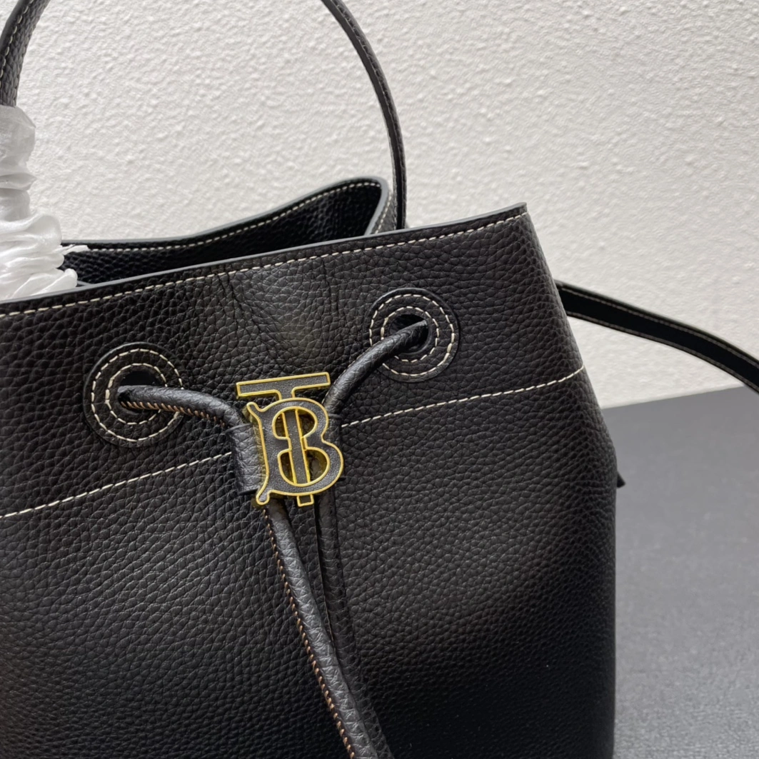 Unique 1069 Burberry AAA Quality Messenger Bags For Women