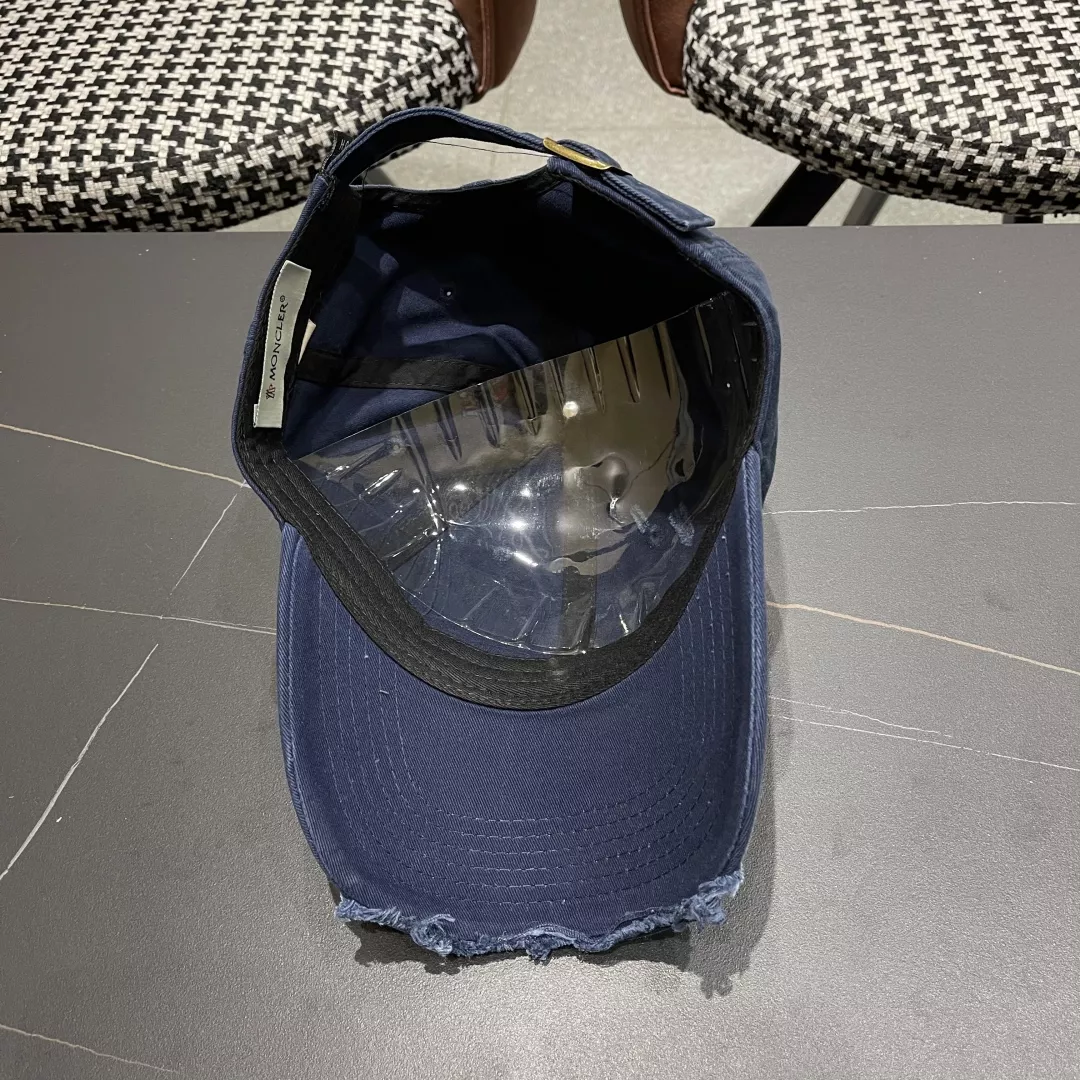 Unique 112 Moncler Caps
