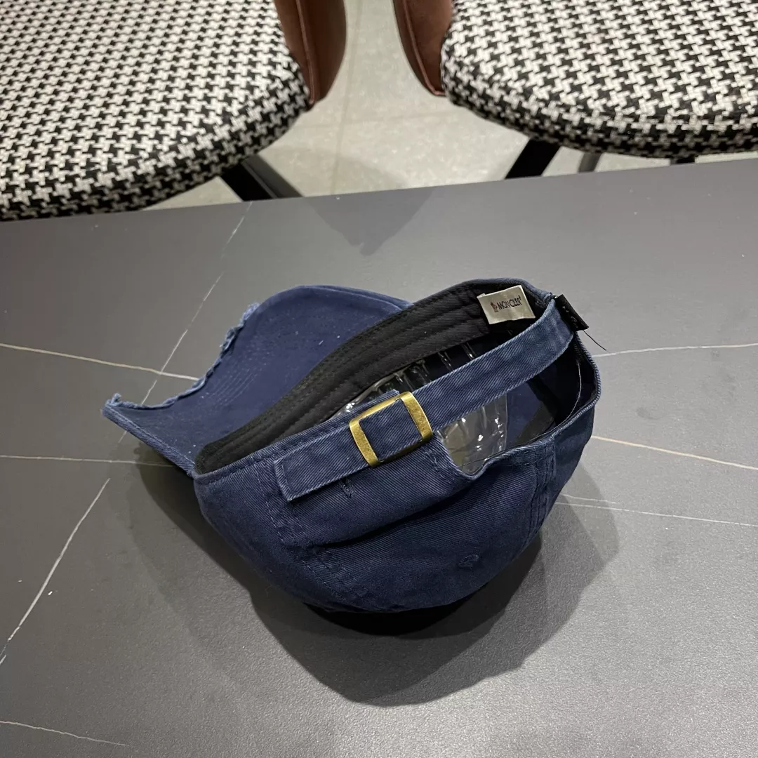Unique 112 Moncler Caps