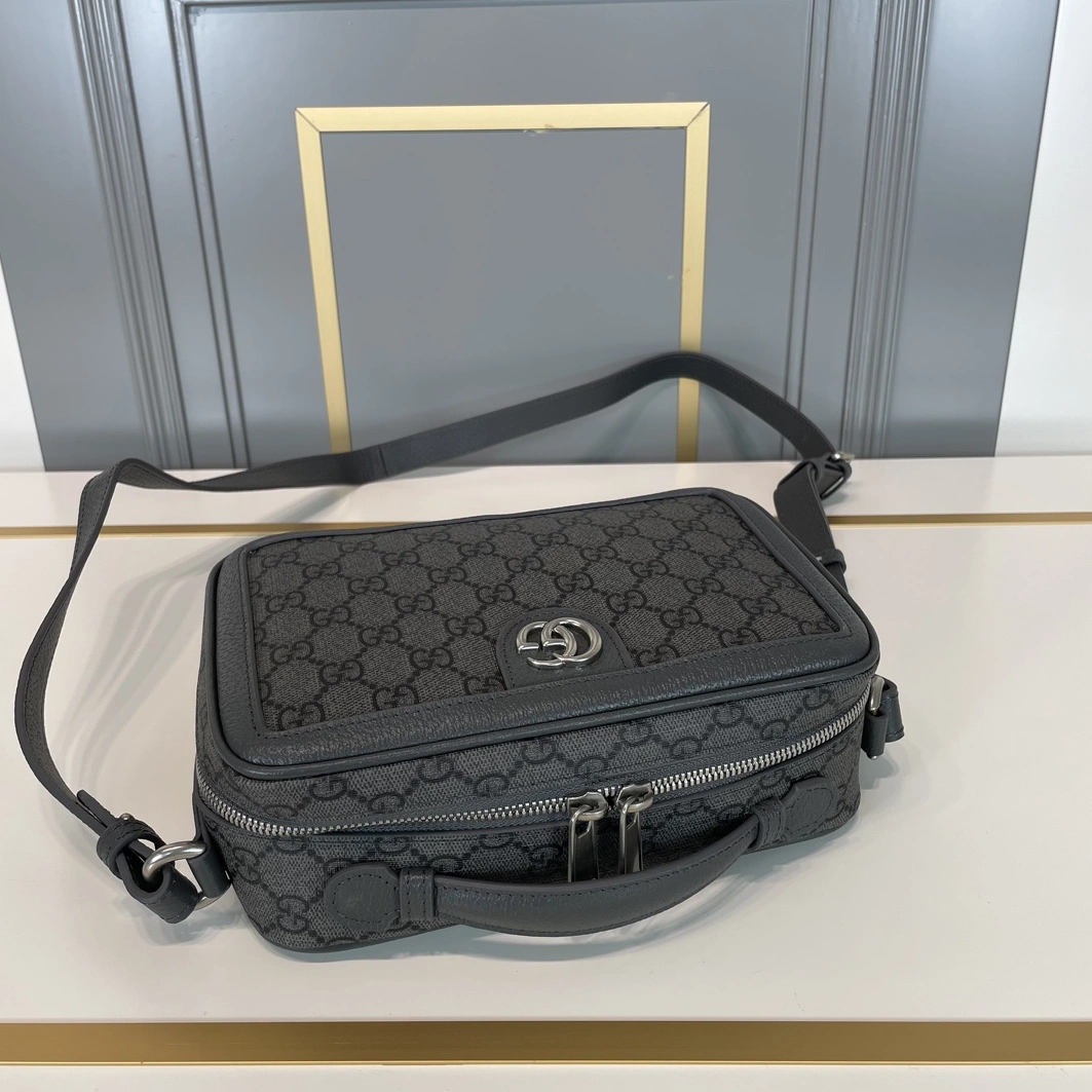 Unique 125 Gucci AAA Man Messenger Bags