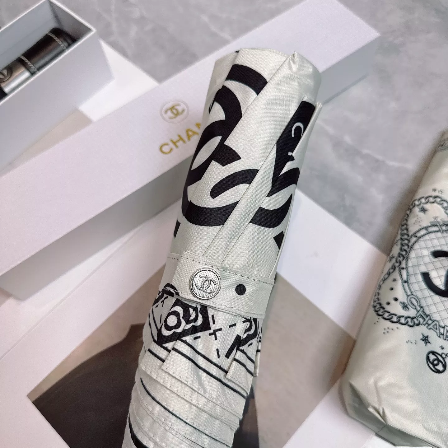 Unique 1326 Chanel Umbrellas