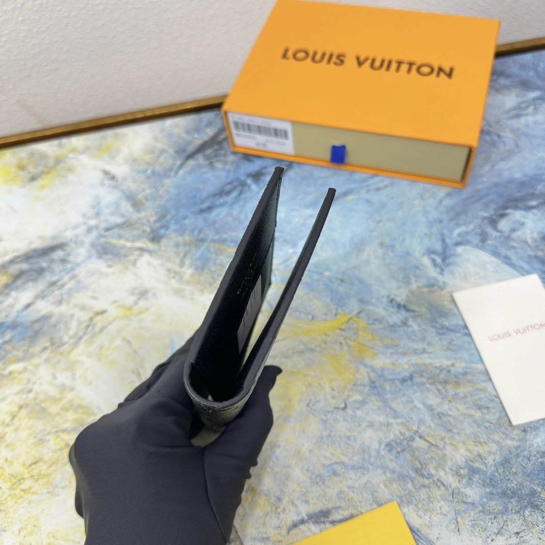 Unique 1383 Louis Vuitton LV Card Case For Unisex
