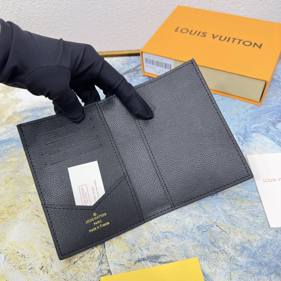 Unique 1383 Louis Vuitton LV Card Case For Unisex
