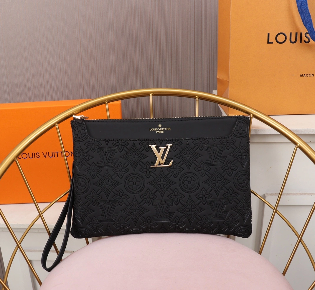 Unique 1526 Louis Vuitton AAA Man Wallets