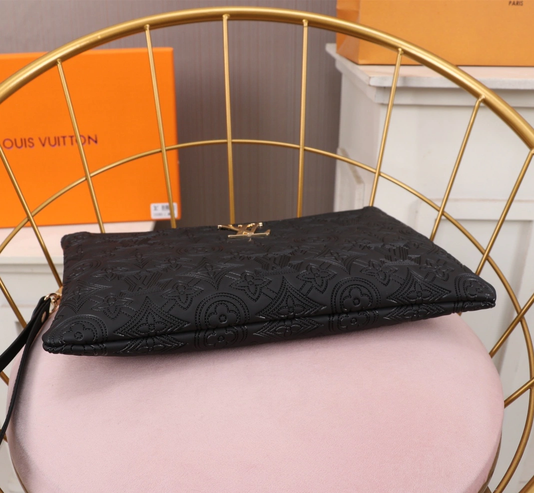 Unique 1526 Louis Vuitton AAA Man Wallets
