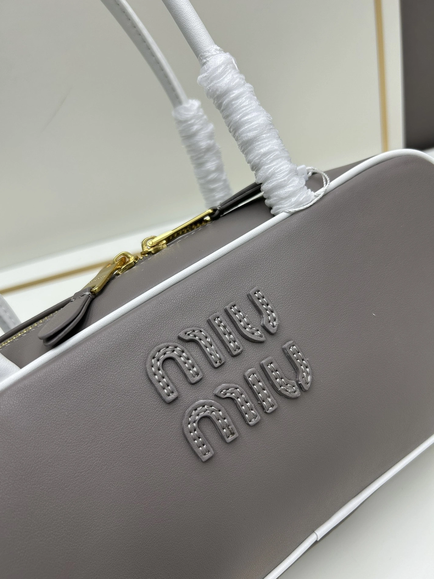 Unique 204 MIU MIU AAA Quality Handbags For Women