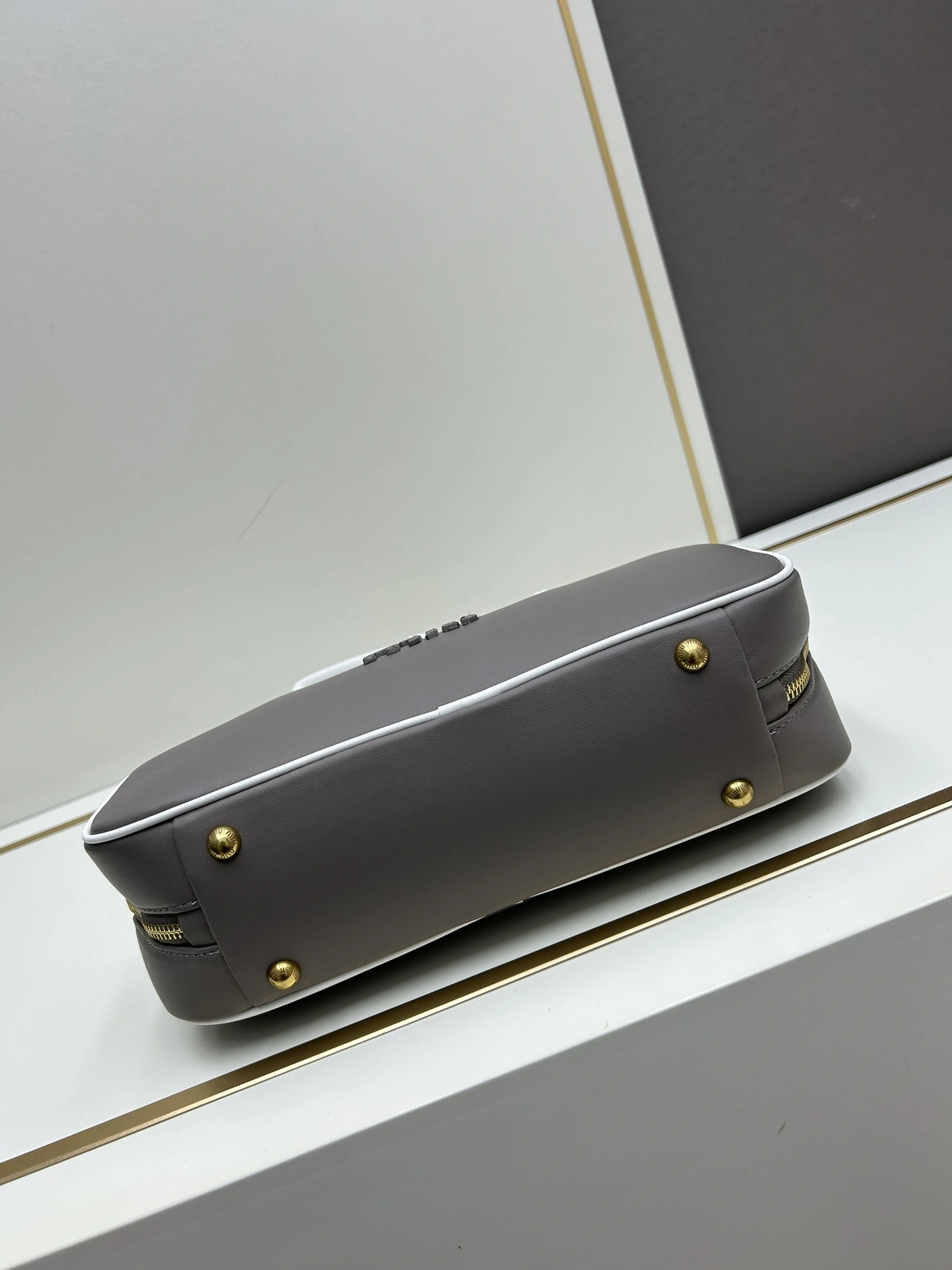 Unique 204 MIU MIU AAA Quality Handbags For Women