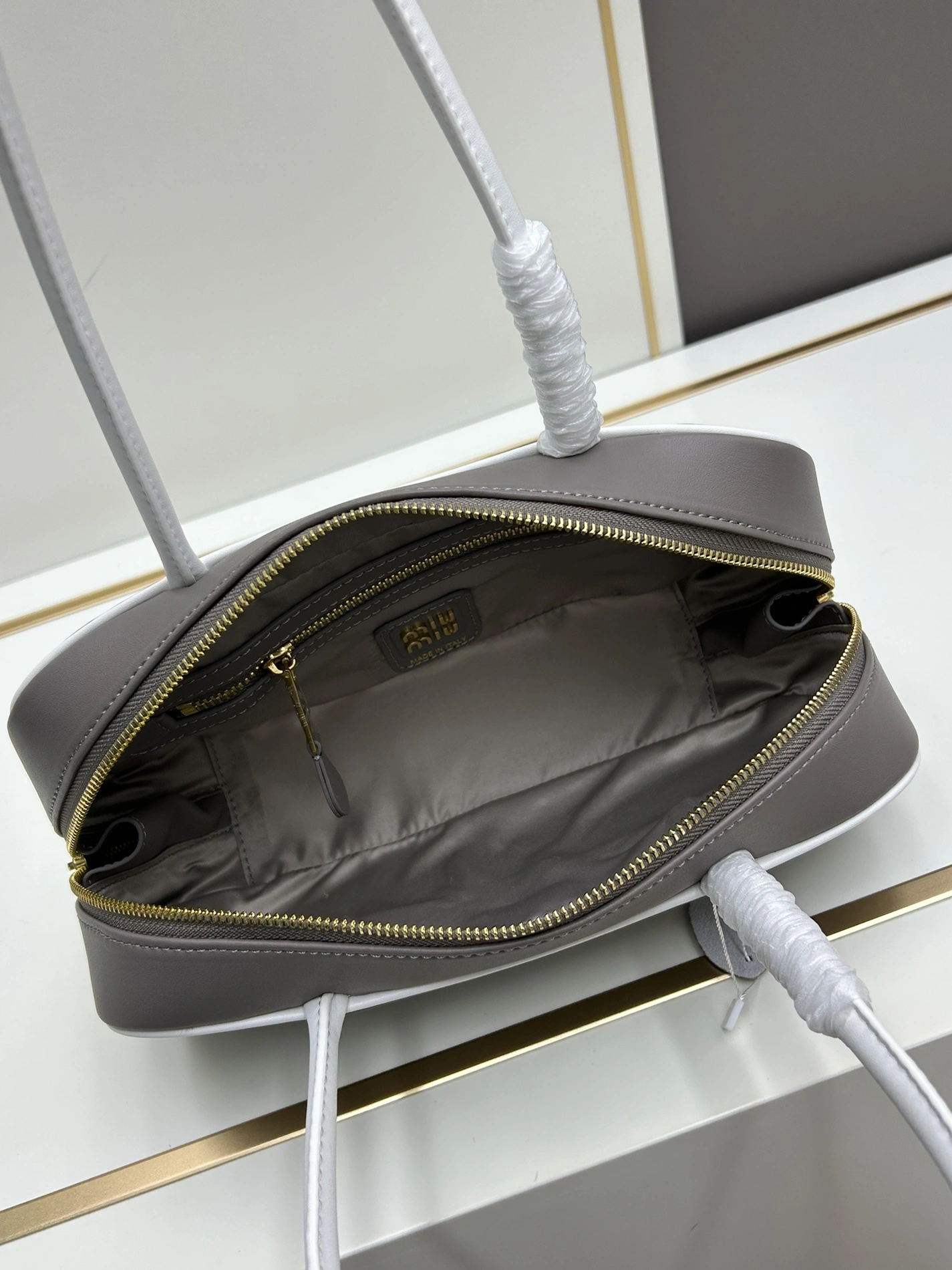 Unique 204 MIU MIU AAA Quality Handbags For Women