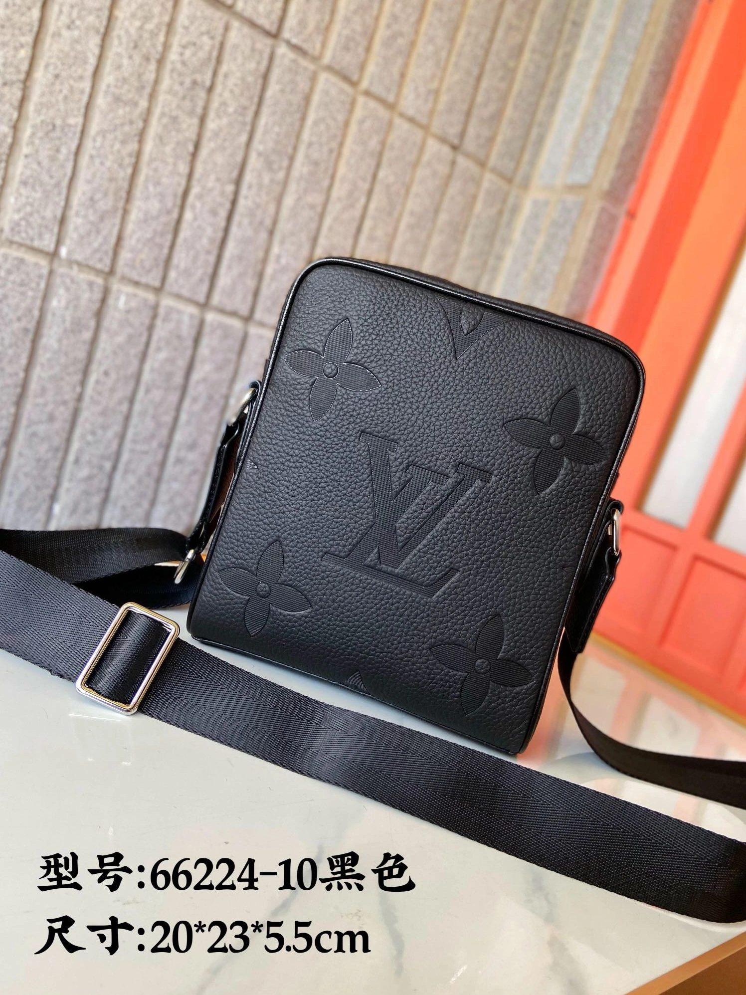 Unique 2081 Louis Vuitton AAA Man Messenger Bags