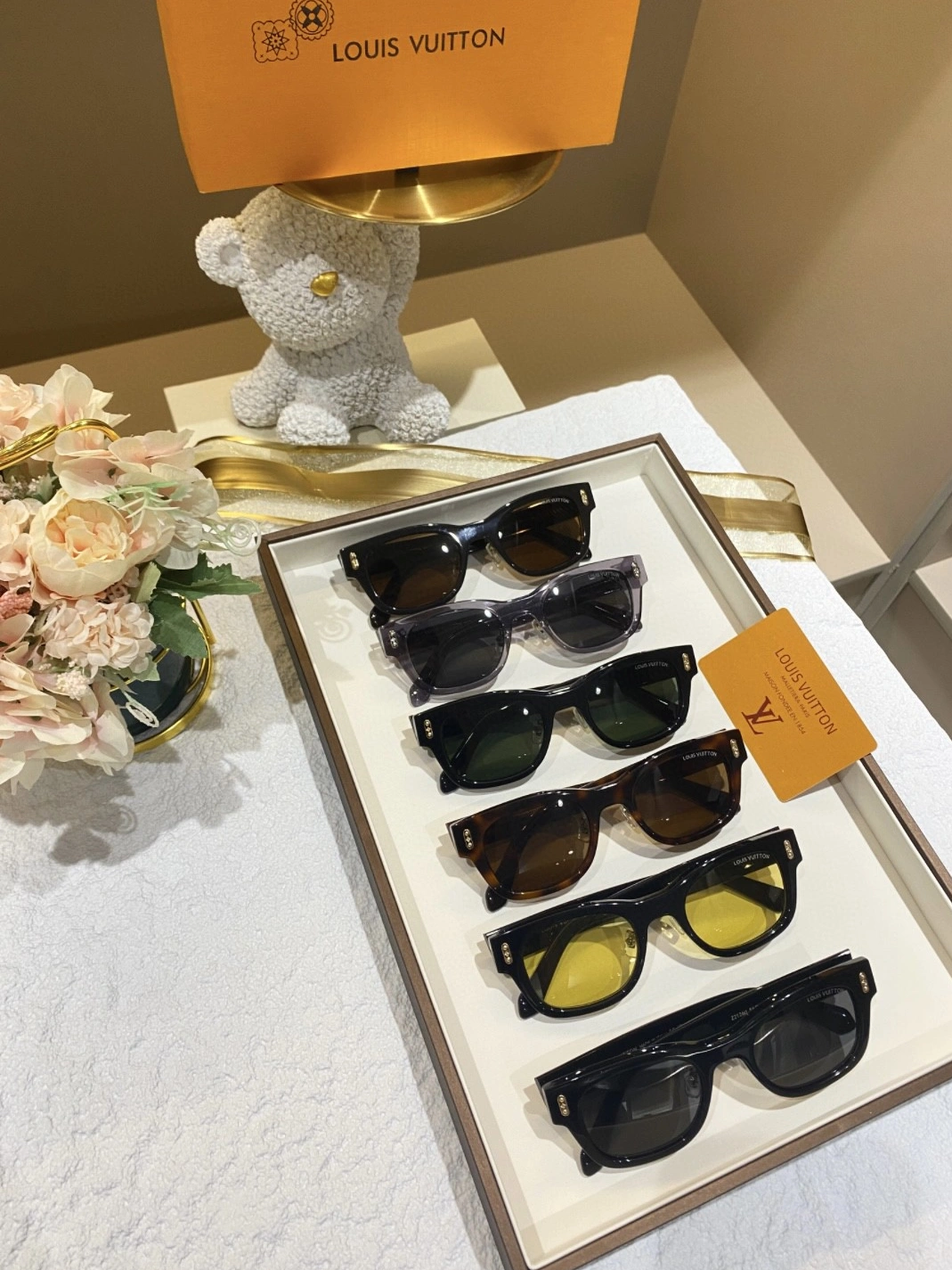 Unique 2219 Louis Vuitton AAA Quality Sunglasses
