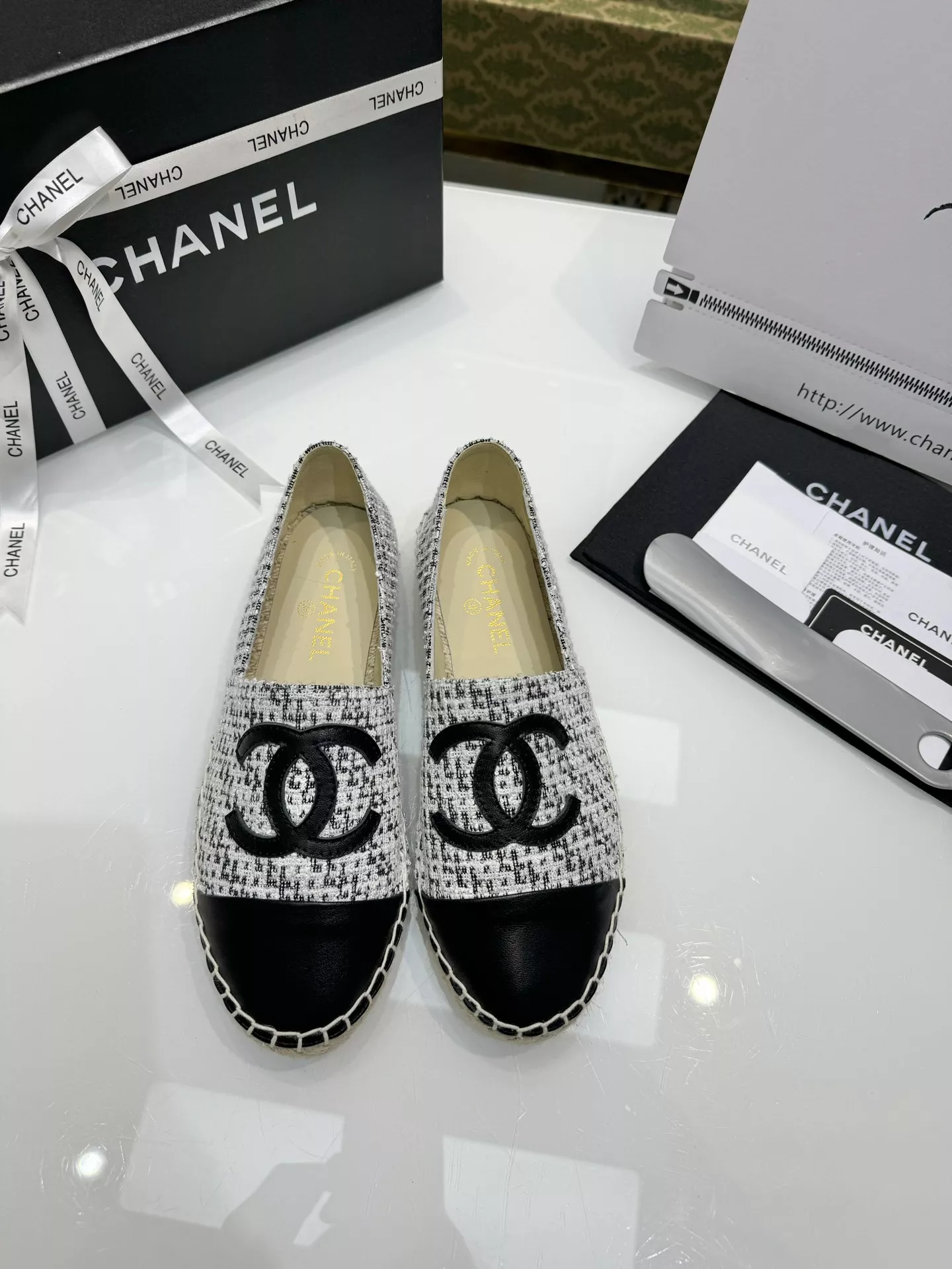 Unique 2288 Chanel Flat Shoes For Women
