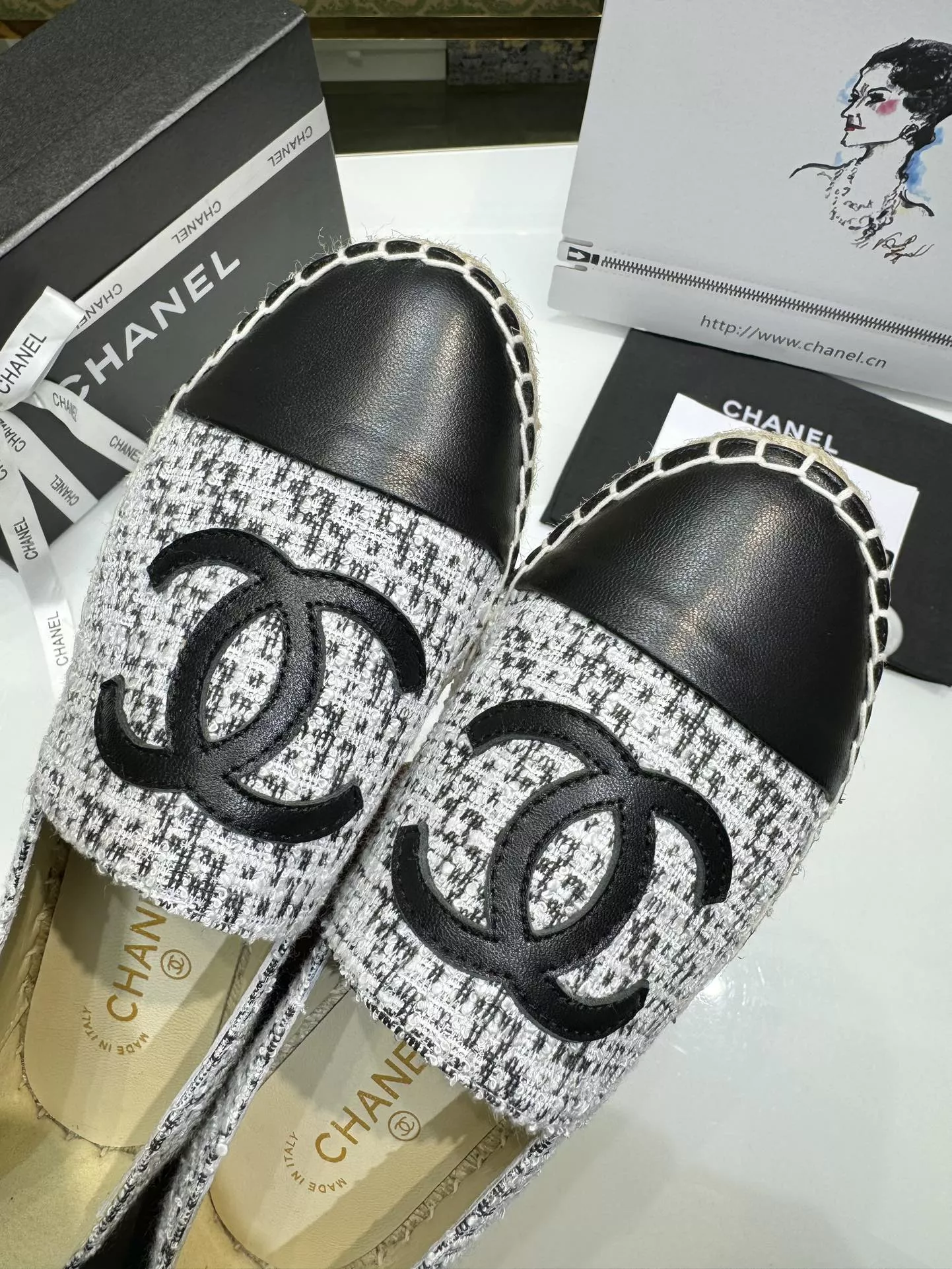 Unique 2288 Chanel Flat Shoes For Women