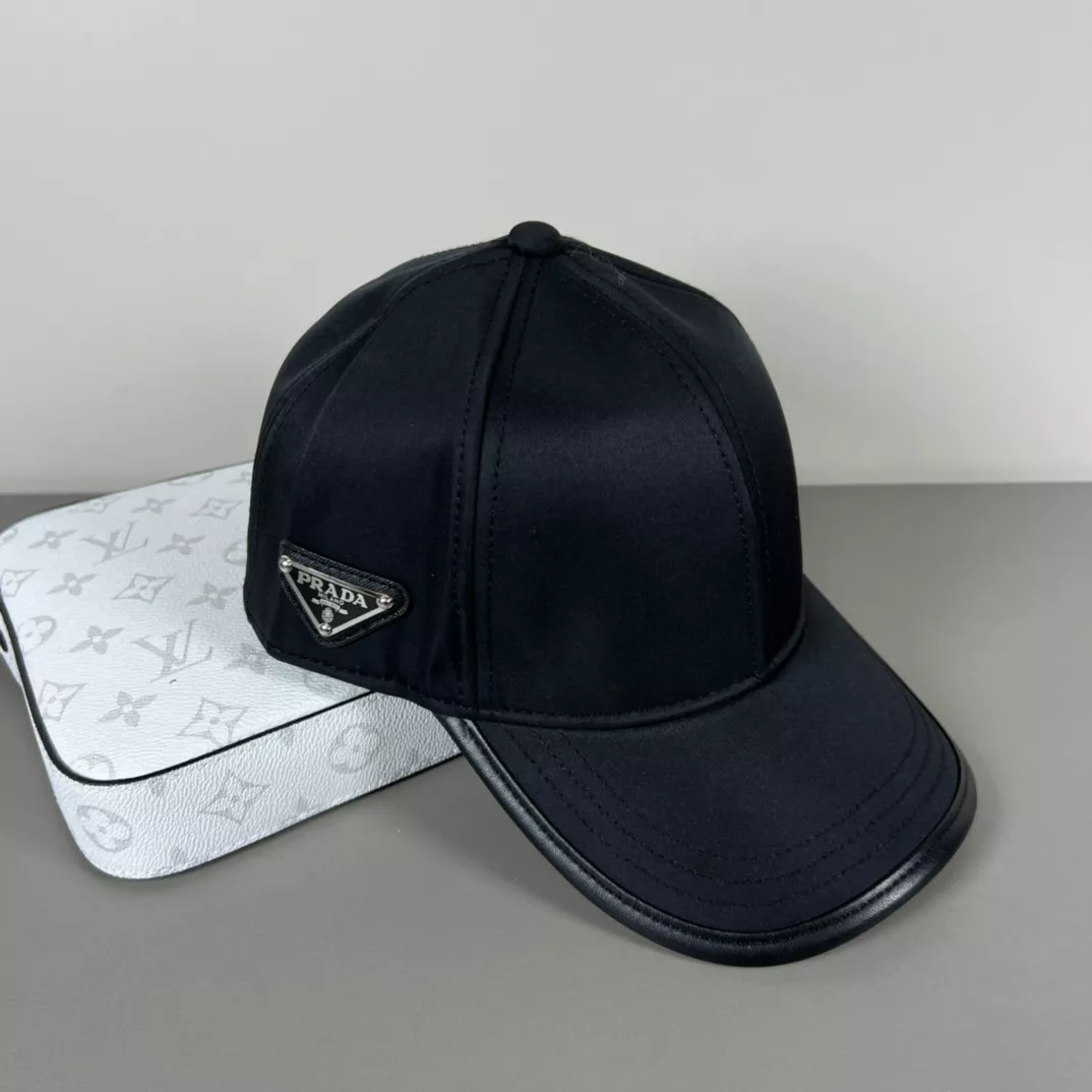 Unique 242 Prada Caps