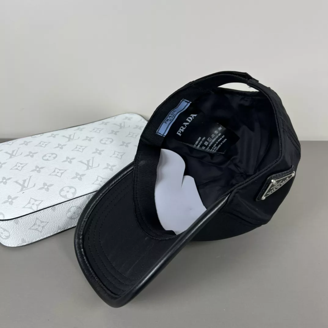 Unique 242 Prada Caps
