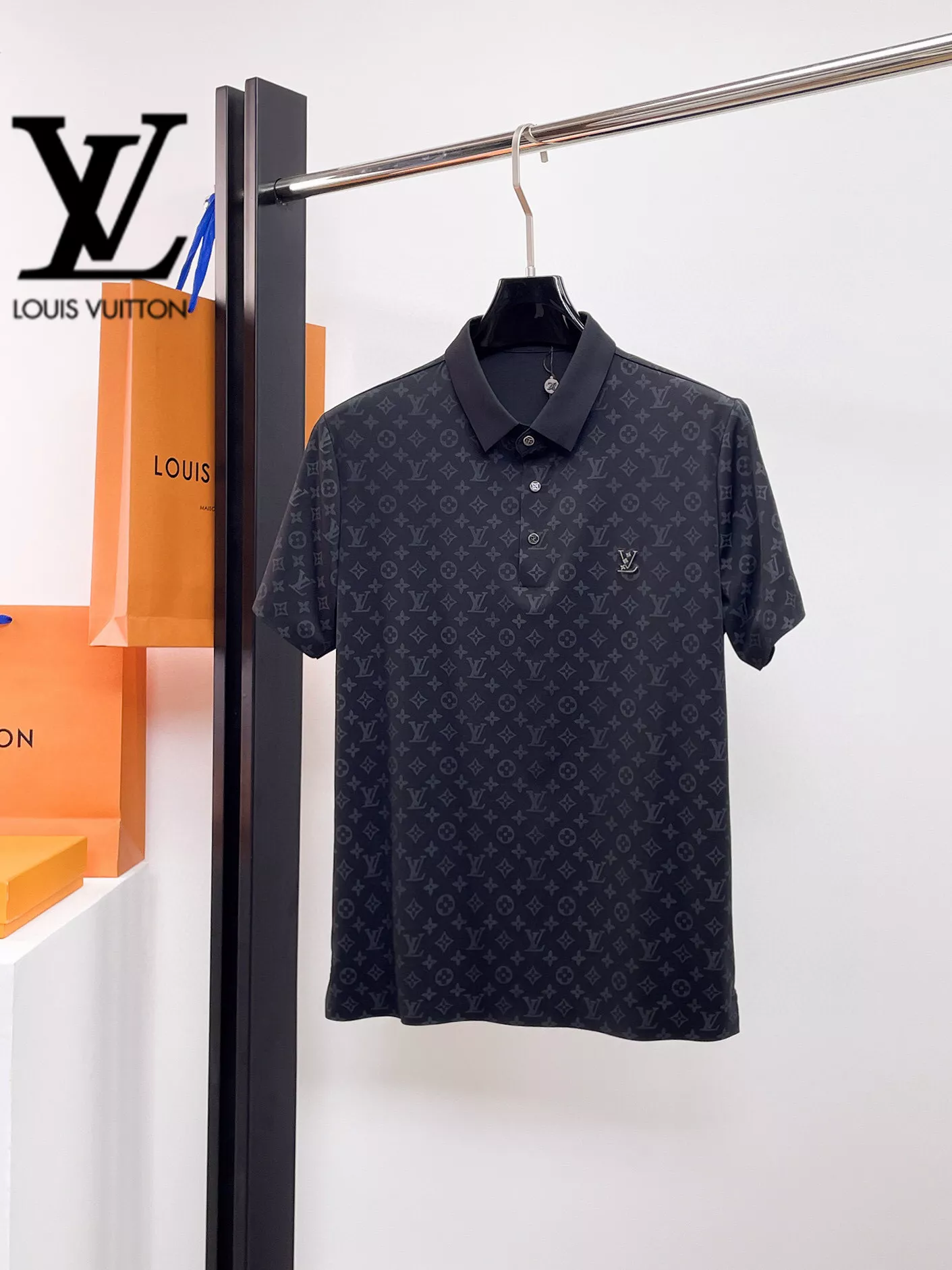 Unique 2732 Louis Vuitton LV T-Shirts Short Sleeved For Men